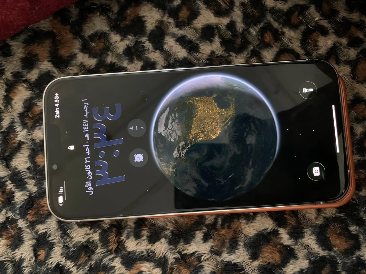 سلام عليكم ايفون 13 برو ماكس ذاكره 256 بطاريه 92 مرفوعه ع ايدي جهاز خدش مابي نظافه وانساه ب لشحن استعمال شخصي كله وتر تفحص وين متريد 

مكاني بابل قضاء القاسم عليه السلام 
السعر 700 

رقم الهاتف ***********
