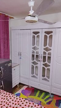 غرفه اخشاب للبيع بها اضرار خفيفه مكان بغداد كماليه سعر 350 وفيها مجال ...