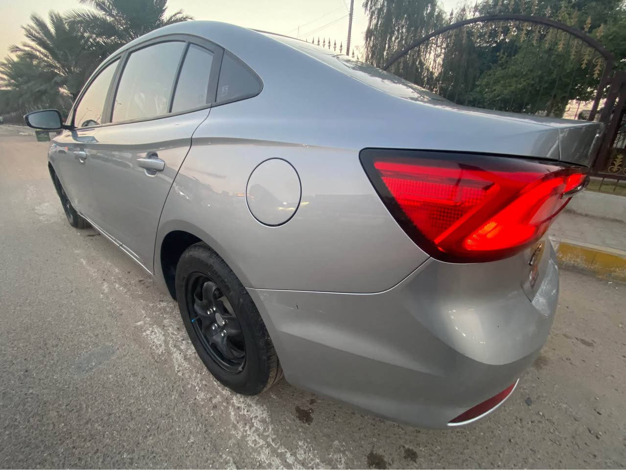 السلام عليكم
mg5/2022
مواصفات استندر
محرك 1500
ماشية51الف كيلو
السعر 97 وبيها مجال
بيها صبغ دعاميات و دوسات
بيها طعجة بالجاملغ الخلفي واضحة بالصور
وبيها بارد بالهلال مال الجاملغ الامامي
دواخل كلش نظيفة
تايرات جديدة
رقم بغداد
بغداد الكرخ
*********** بغداد, العراق
