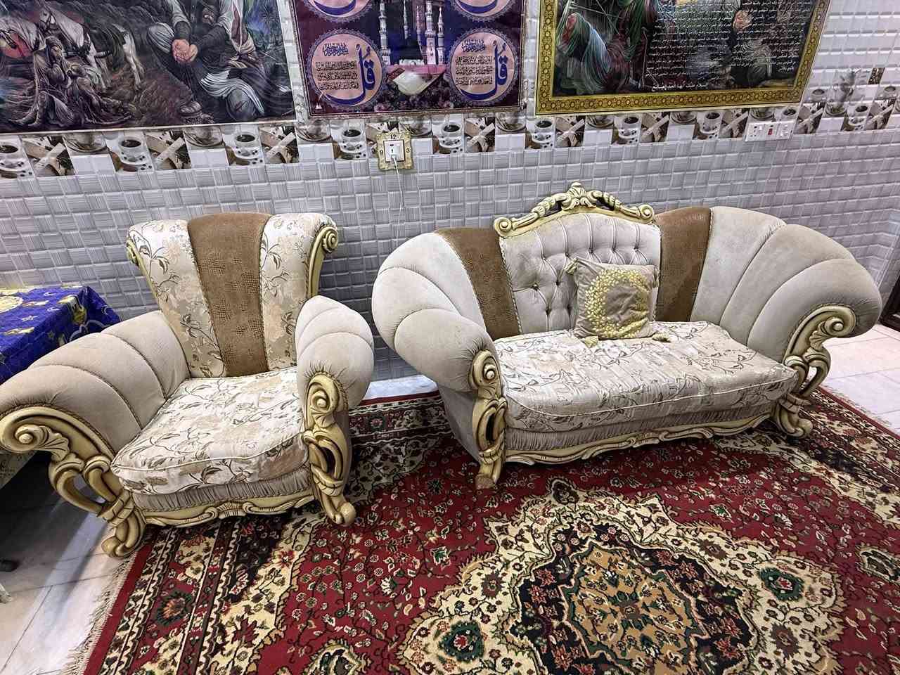 تخم ملكي للبيع العدد 2 كرويته ام 3 نفر وحدة ام الثنين و2 كرسي ابو نفر للبيع السعر 500 مكاني حله 
***********
