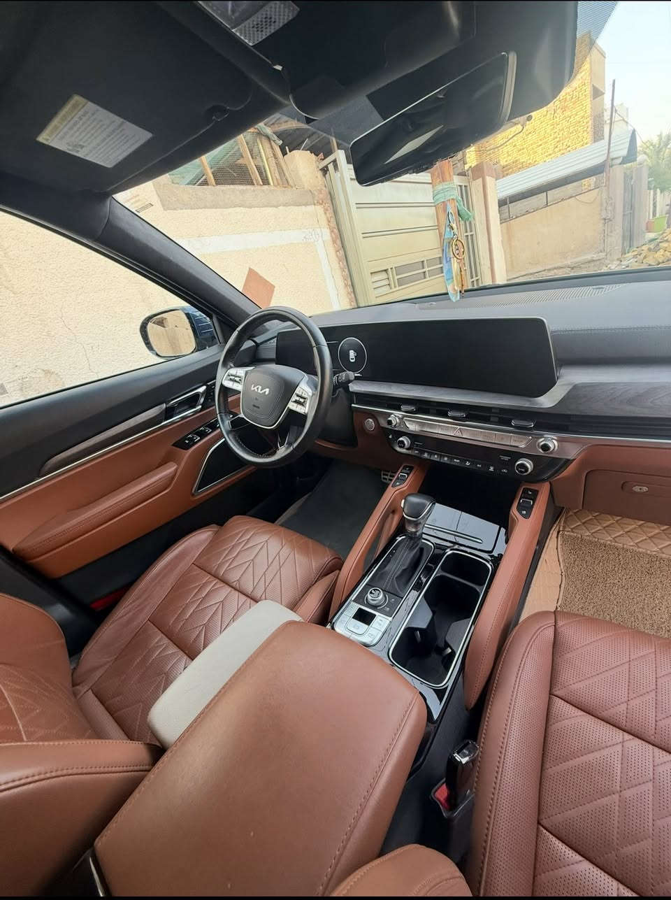 ‏‎كيا تيلورايدSX / اكس لاين برستيج (2024)🤍🔥
الفئة: PRESTIGE SX-X LINE 
لون ازرق متغير 
🚘 فول مواصفات 1/1 (أعلى فئة)
👈بدون ايرباكات 
🫵 تعريب وتحديث الشاشة ( يوتيوب + خرائط ويز بالعربي )
🏁عداد المسافه 24  
✨ داخل قرميدي 
🎖️فتحتين سقف 
🪞 مرايا شفط🔁 مرايا إشارات
🔥❄️ كشنات أمامية تدفئة وتبريد
🔥❄️ كشنات خلفية تدفئة وتبريد
👑 كشنات منفصلة VIP
🚀 تشغيل عن بعد
📡 رادار أمامي
📡 رادار جانبي
💡 لايتات LED زنون
🌤️ لايتات نهارية LED
📟 حساسات أمامية وخلفية
🎛️ هزاز ستيرن
💆‍♂️ مساج كشن السايق
🌈 إضاءة داخلية ليزرية
🎥 كاميرات محيطية 360 درجة
👁️‍🗨️ نظام النقطة العمياء
🛣️ تحذير مغادرة المسار
🧠 مثبت سرعة متكيف
🛑 مانع تصادم
🧳 باب خلفي كهرباء
💺 ميموري كشنات
🔊 نظام صوتي فاخر
بدون رقم  
والشراي يدلل (287) وبيها مجال بسيط 
مكان تواجد السيارة: بابل / حلة 
***********
