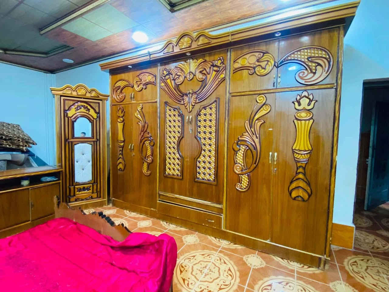 سلام عليكم عندي غرفه نوم مستعمله للبيع صاج عراقي درجة أولى *********** واتساب توجد خدمة توصيل
