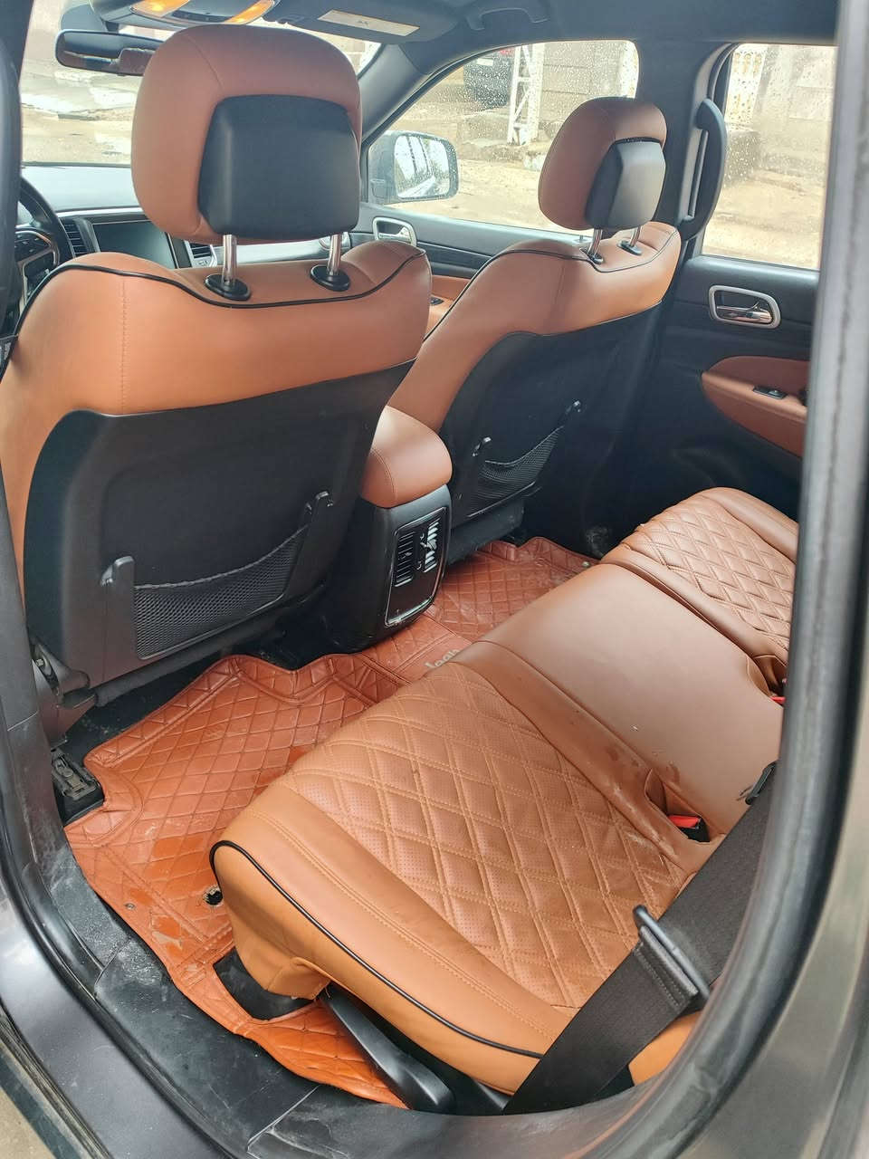 السلام عليكم اخوان جيب لا ريدو موديل 20 رقم بغداد بأسمي مواصفات معروفة ماشيه 72 السونار مرفق بالمنشور السعر 235 مكان السياره ديالى بعقوبة الجديد للاتصال *********** تحياتي للجميع
