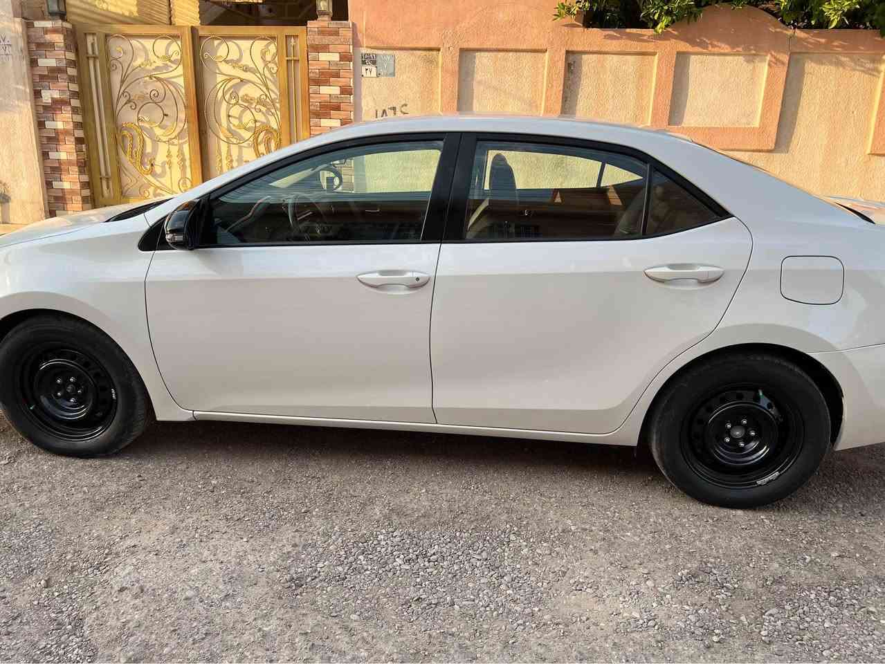 كورلا 2019 أمريكي se 
سعر 142$ وبيها مجال 
1-لون - ابيض صدفي 
رقم حديد سنويه جديده 
سياره جاهزه ما ناقصها اي شي 
2-الضرر- جاملغ خلفي وقبق صندوق 
3-بدون ايربك السياره وضع شركه
4-بجم كبس برغي ما مفتوح 
5-مكينه وكير شرط الفحص 
6-مواصفات- رادار+ كامره اماميه+ كامره خلفيه+ شاشه+ تحديد مسار+  
كروز سرعه+ شفتات ستيرن+ لايت دبل عدسه
كشنات جلد 
تحكمات ستيرن 
كير اوتو و عادي + حساس اطارات
مانع انزلاق
حجم المحرك 1800 سبورت 
ماشيه 180 ميل 
مكان السياره موصل 
للاستفسار 
***********
*********** موصل, نينوى
