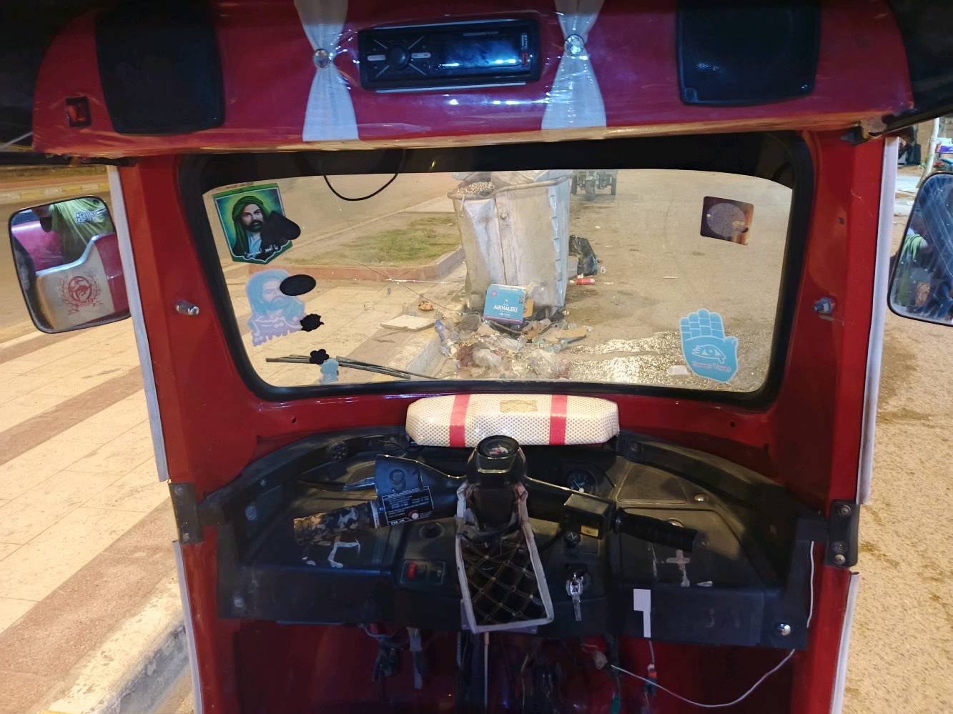 السلام عليكم 

تكتك TVS للبيع 
موديل 2022/5/27
رقم وسنوية بأسمي رقمه بابل مداور بالناصرية اللوحات انكليزي يمتى ما تريد اداورلك انه جاهز
تكتك مكنية كلجات وزنجيل 
الكشر بيه ضربه صغيره بالغد ومرجعه بلاديه 
قطرة خياس ما بيه 

مكاني الناصرية مركز 

الشراي فقط يتصل  (***********/***********)

السعر 7500 قفل
