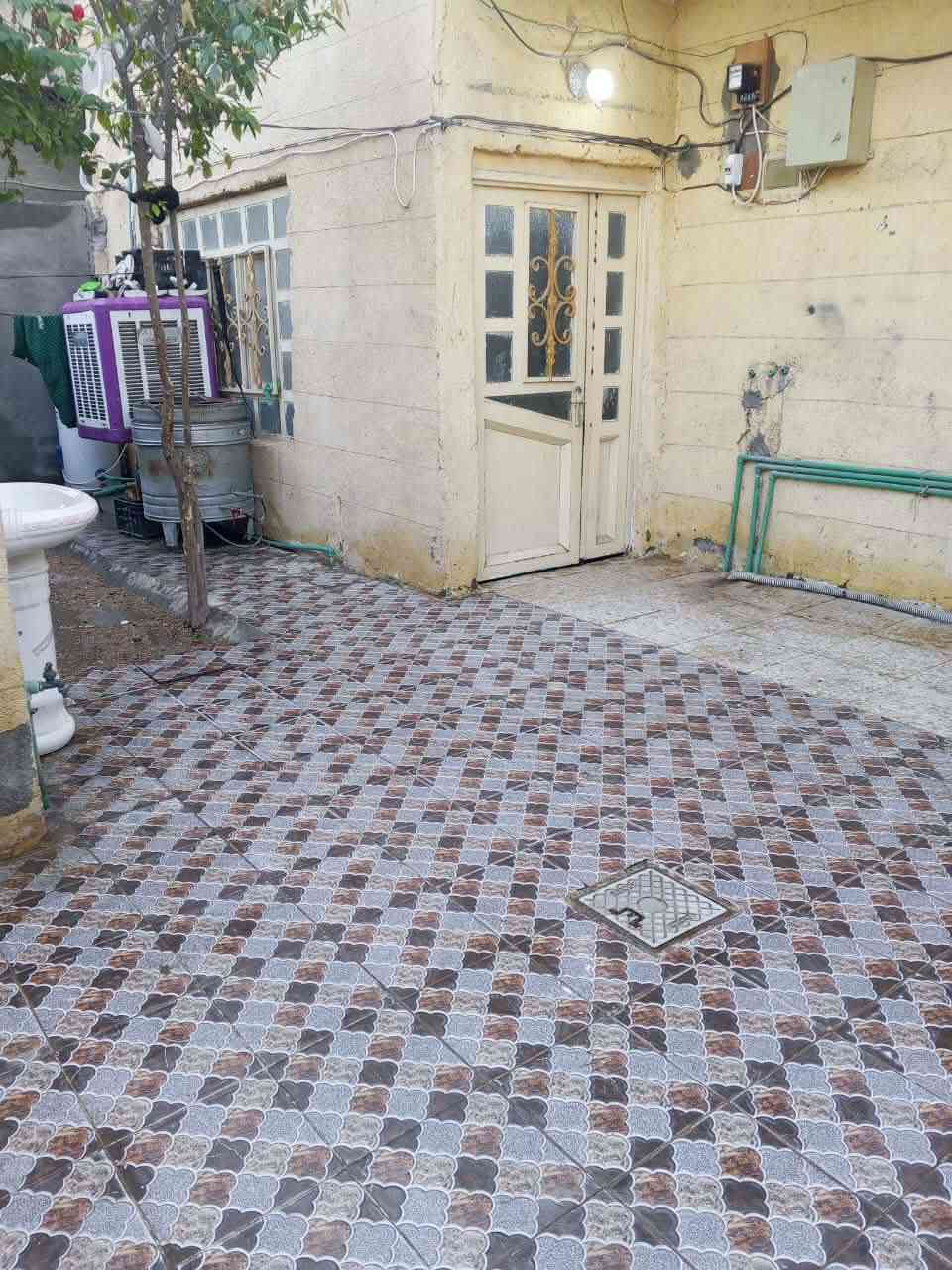 السلام عليكم
بيت للبيع زراعي المساحه ٢٠٠ متر ركن العنوان بالسده حي النصر الثاني بكاع ابو مكي الحمداني تفاصيل البيت غرفتين وصاله وستقبال ومطبخ وصحيات + طارمه وحديقه السعر المطلوب [ ٤٠ ] مليون وبي مجال بصيط الاستفسار > *********** / ***********
