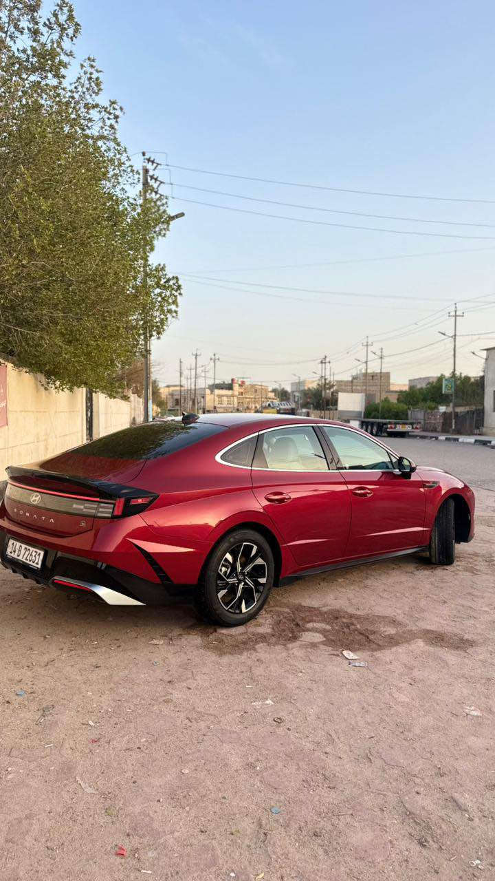 السلام عليكم 
سوناتا موديل2025
ماشيه 24 رقم بصرة معوقين شرط الوكالة العامة
مواصفات
شاشه 
كامره
لايت عدسات
بصمه
رادار امامي
رادار خلفي
رادار جانبي
لد امامي خلفي
ويل كب
توقف ذاتي 
قياده ذاتيه
تنبيه خروج عن المسار
تحديد مسار 
فول تحكم ستيرن
كشن السائق كهرباء
تدفئه بالكشنات
تدفئه بالاستيرن 
داخل  ابيض
شفتات 
كير تعليك
تبريد بيانو لمس
ترحيب عند الاقتراب
صندوق ذكي
تشغيل عن بعد
محرك 2500✈️
تقرير غرق تعمل وتسير شرط الفحص 
السعر:200 وبيها مجال 
للاستفسار:*********** البصرة, العراق
