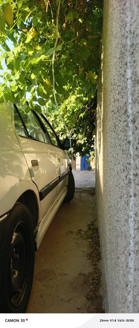 السلام عليكم
بيجو ٤٠٥ موديل ٢٠١١ 
كير مكينه تبريد خير من الله كشره شوف العين باتري داينمو جديد بيه تهريب ناريه وماعدي مجال اسوي السياره نضيفه فيت بم ونوزلات جدد مابيه صرف بانزين رقم بغداد تحويل ثاني يوم مكاني زعفرانيه 
***********
