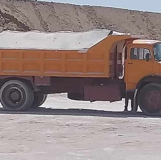 يوجد حجر وجص ورمل الاستفسار ***********
