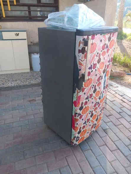 ثلاجه للبيع صناعه هندي نضيفه وشغاله وماطور وغاز جديد للإستفسار اتصل *********** كربلاء
