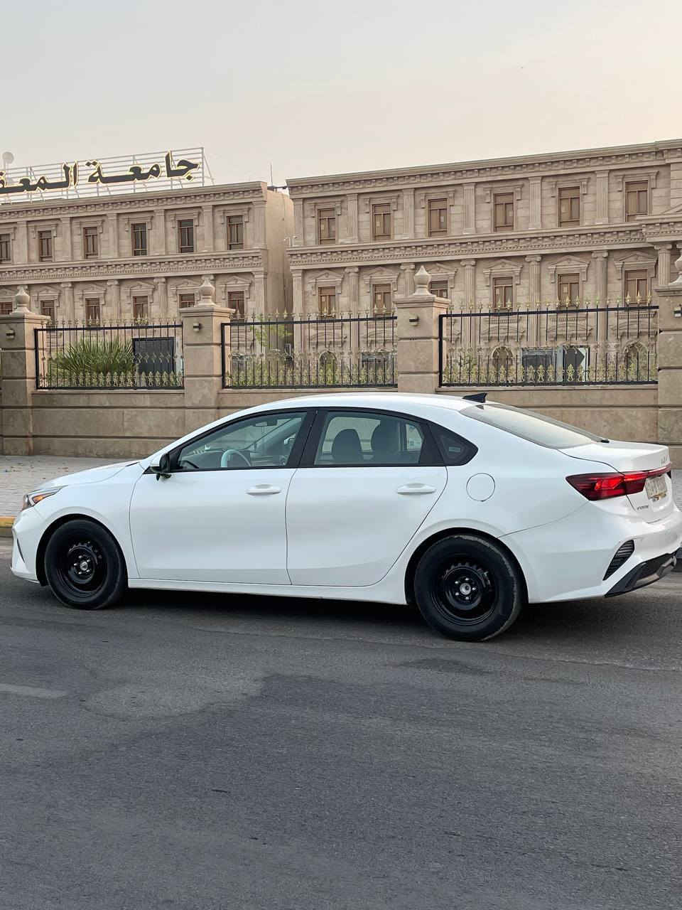 السلام عليكم
فورتي 2022 وارد امريكي حره بأسمي رقم بصره ضرر صندوك كلها ليبل واحد مكينه دوش 2000 گير AT
السعر 117$ وبيها مجال حك الجيه 

مكلف بل نشر 
رقم صاحب السياره
***********
