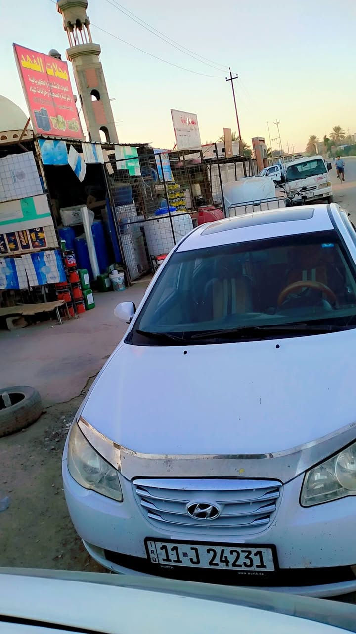 سلام عليكم
الانتره مقدس موديل 11 
السياره فتحه سقف تحكمات ستيرن كامره 
اربع دسكات اشاير ب مري صدر تخم تاير 
كير محرك كله مكفول بيها قبق الجنطه مبدل بلادي بدون صبغ بدون اي ضرر حجم المحرك 1600 
مكان ديالى دلي عباس اتصل ***********
