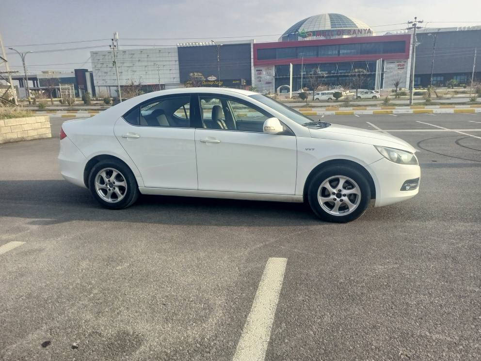 جـاک JAC مۆدێل ۲٠۱۲
*********** _ ***********
مەکینەزنجیر  VVT  ،  سنەوی و رەقەم و هەززەی  تازەیە  ، تەنها یەک پارچە سبوخی هەیە  بێ دەحم و لێدراو ، چوار جام کارەبای ،  تەبرید سارد و گەرم لەسەر سویچ ، گێر و مەکینە و توندوتۆلی بەشەرت , سەیارەیەکە یەک دەستە و پاک ماوەتەوە  ، نرخی ۷٠ گەلاو معامەلە 
*********** _ *********** رانية, السليمانية
