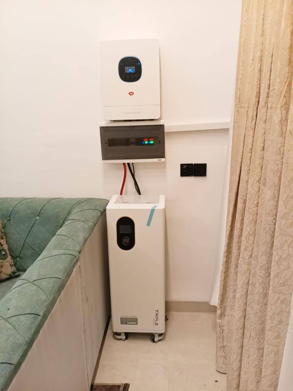 {تنصيب منظومات الطاقة الشمسية  بتاريخ 4/1/2026
عدد 3 منظومات في صلاح الدين }

‎من قبل كادر شركة رويال سولار 

تجهيز منظومة منزلي 16امبير نهاري 16 امبير ليلي
تجهيز منظومة منزلي 16 أمبير نهاري 16 أمبير ليلي 

الموقع في صلاح الدين - قضاء بيجي
  
جهاز انفيرتر itel Ip54 هايبرد حجم 6k✅
‎  عدد:1 ضمان 3سنة 

بطارية مستخدمة نوع ليثيوم SOLAX  حجم 16KW ✅
عدد: ضمان 10 سنوات تبديل+صيانة

الواح مستخدمة نوع جينكو حجم 615 واط عدد : 8
تجهيز منظومة منزلي 10 أمبير نهاري 10 أمبير نهاري

الموقع صلاح الدين تكريت حي الفرسان
جهاز انفيرتر ديا 6k
ضمان 5 سنوات
بطارية نوع DUNESS 10.24K
ضمان 10 سنوات
ألواح لونجي 615 عدد 5
بضمان 15 سنة 

‎يتوفر لدى شركتنا رويال سولار نظام نقدي و اقساط لموظفين كي كارد لمده 18 أشهر 

‎العنوان كركوك شارع القدس - مقابل كوفي الجادرية - عمارة رويال نيت 

‎فرع الثاني كركوك شارع المطار قرب فلكة تكريت

فرع صلاح الدين - تكريت - القادسية شارع الكراج -قرب الحديثي للموبايل 

‎للحجز والاستفسار للتواصل او مراسلتنا على واتساب 

*********** كركوك
*********** صلاح الدين اسيا
*********** صلاح الدين زين
*********** الشركة 

 الرقم المختصر 6020📞
