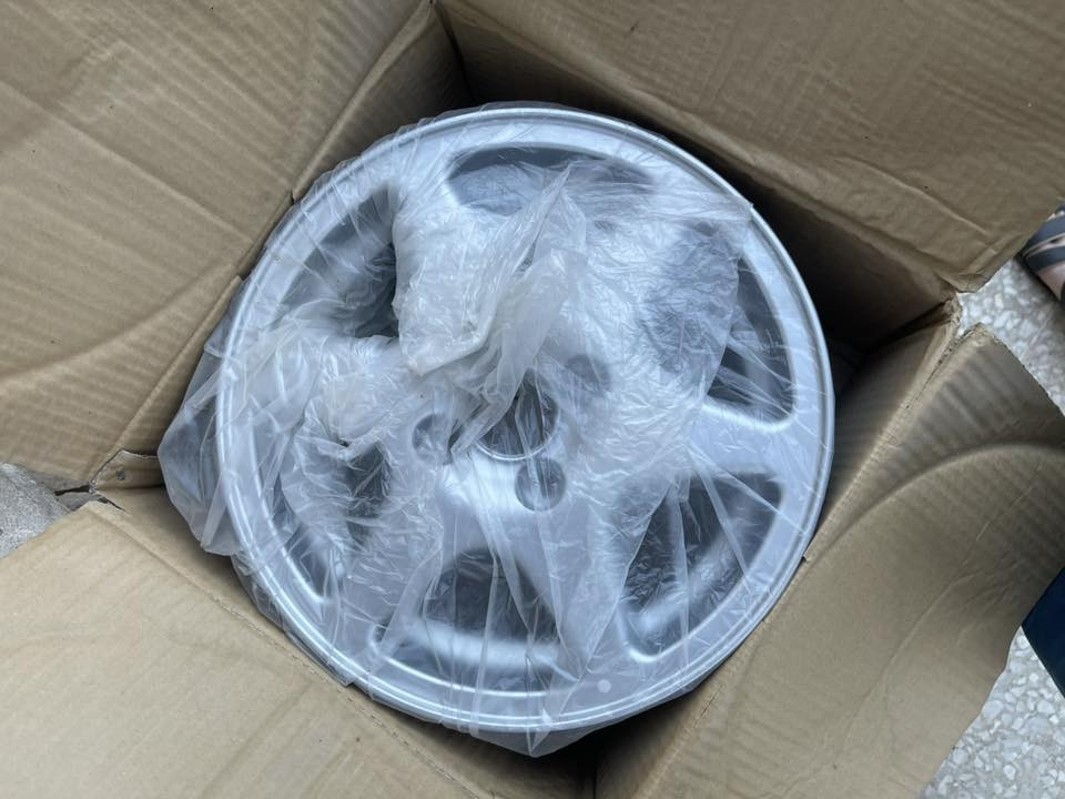 سلام عليكم ويل كب بروتون زيرو مال شركه اصلي بعده بالكارتون للبيع مكاني بغداد حي الجامعه توصيل ماعندي 
للبيع بسعر ٢٠٠$ 
***********
