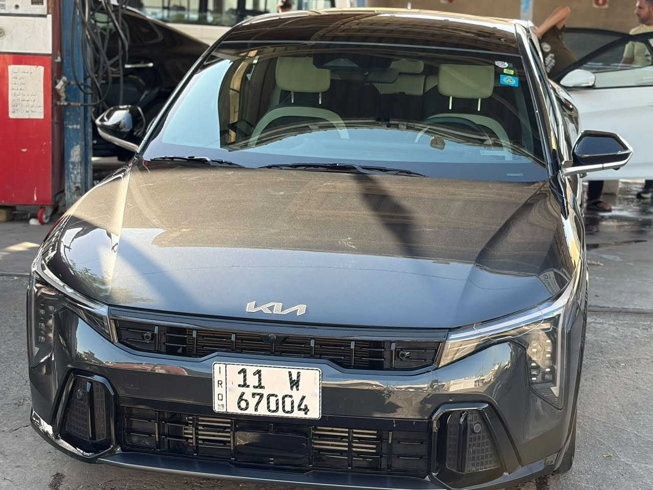 سلام عليكم 
للبيع فقط بدون مراوس 
لون رصاصي فيلي 
كي فور GTI LINE 2025
رقم بغداد بسمي هزه جديده 
حادث خلفي تبديل وصبغ قبق جنطه +صبغ ربع دعاميه خلفيه 
صبغ ربع باب خلفي 
محرك 1600 تيربو اقتصادي 
ماشيه 7.349مايل 
مواصفات GT LINE معرفه 
1- بصمه ابواب وبصمه تشغيل
2-تشغيل عن بعد 
3-تحديد مسار /قياده ذايته 
4-نقط عمياء 
5-سايد بريك بصمه 
6-سقف بانورامي 
7-شاشه متصله كيج إلكتروني 
4كامرات محطيه 
رادار امامي خلفي 
كشنات تبريد وتدفئة 
كشن السائق كهربائي +خزن 
عنوان كراده خارج العرصات 
***********
السعر 19.700 وبيه مجال قليل
