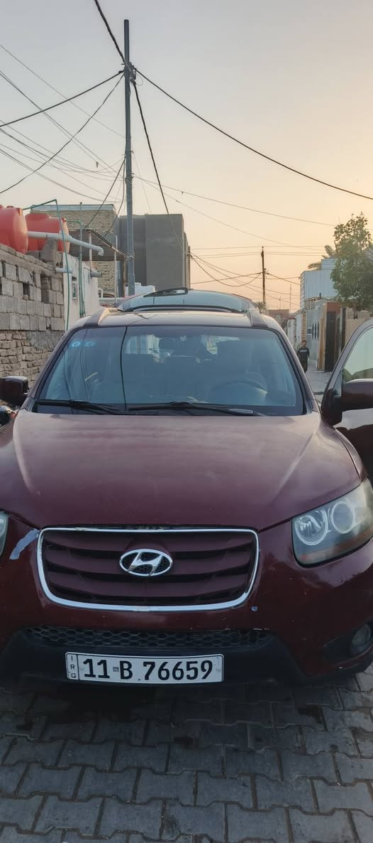 السلام عليكم
سيارة سنتافي امريكي 2007
 سيارة حلوة نضيفة 
مكينتهة بيها ضعف شويه والكير مالتهة من تاخذ النمرة الخامسه تقفل عل 115لو120 
ومرات يشد روحه ويمشي 
سيارة تخم تاير جديد حداديه نص عمر سيارة ما متعوبه 
سعرهة 120وبيهة مجال 
تواصل على ماسنجر متواجد او تتصل على رقمي ***********
***********
