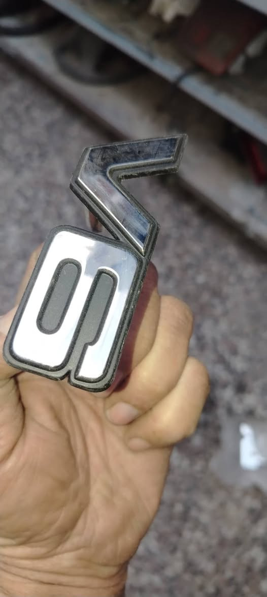 من رخصة الكروب غراض كالوبر للبيع زوج فلنجات اصلي جدي  ١٢٥ منفاضه جديده اصليه ٤٠ علامه ٥الاف بغداد مدينة الصدر ***********
