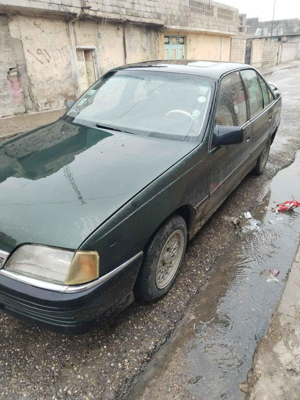 اسلام عليكم اوبل اوميكا 1993حجم 20 سنويه عظم بدون ظرر بدون صبخ كاربون بانزين محرك كير شرط شرط تحويل *********** ) ***********
