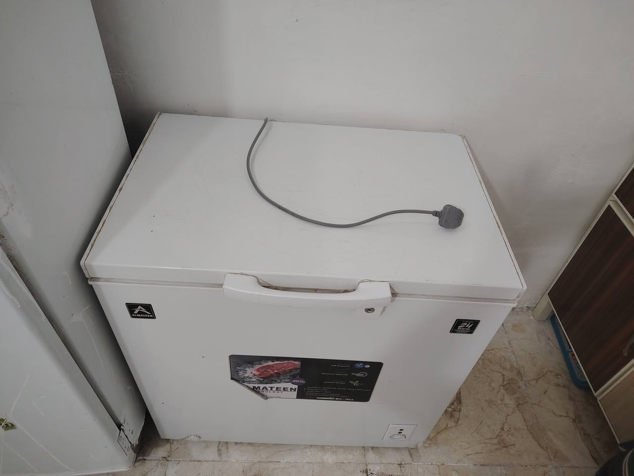 السلام عليكم مجمده شركه المتين كارتون استعمال ٦ أشهر رايدهه ب325 وهاذا رقمي ***********
