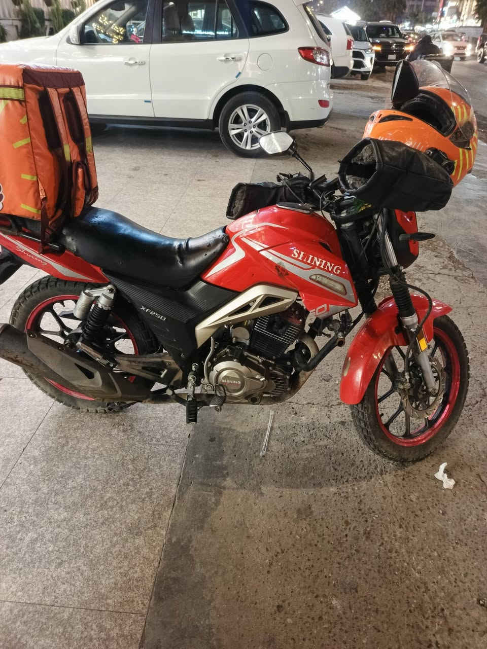 دراجة شايننك مرقم بغداد محرك 250cc  عندي ويها بوشة وبستم احتياط اخذهن هدية بيها نقوصات بسيطة دشبول واشياء بسيطة رايدها ب 1600 اليريدها راسلني بلواتساب ***********
