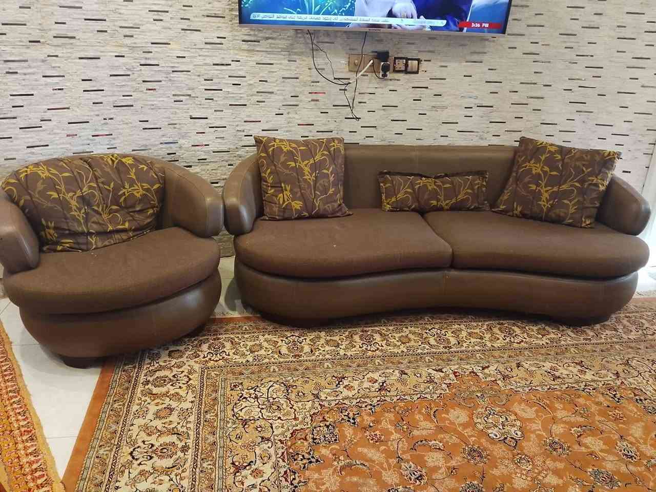 ٢ تخومه 
واحد جلد واللاخ قماش
البردات الزوج ب ١٠ الاف
الزوالي اسعارهن خاص
والتخومه اسعارهن خاص 
***********
