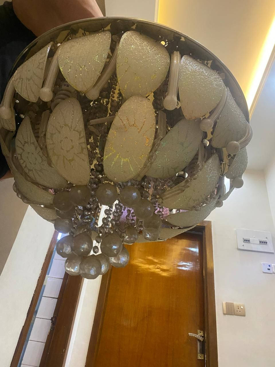 ثرياه للبيع بلوتوث قلاش عده اناره سعر ٥٠ الف واتساب ***********
