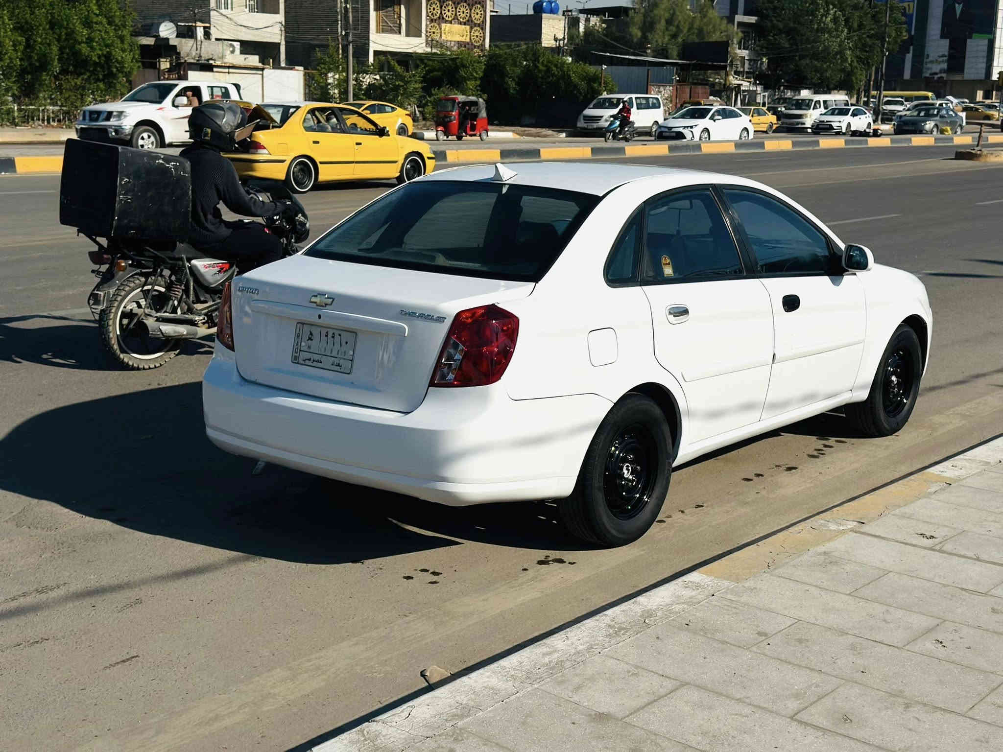 سلام عليكم شباب اوبترا موديل 2004رقم بغداد مشروع وطني قطعتين صبغ بدون دواخل  وملكطه الهلال الخلفي مصلح اثر اخياس الباقي  كفاله عامه من  الحادث والضربه  كله ع وضع الشركه ماشيه 173 الف حقيقي مكينه بل كارتون جديده لوك لا تنقيص ولا تبخير صدر امامي خلفي جديد زيرو تخم تاير قبل 9 ايام شاده دوشمه عام حته الجنطه مدوشمه السياره ع وضع الشركه رصعه مابيه مال بيت سيارتنا الخاصه مال جناي تبريد ثلج تدفئه السياره ع وضع الشركه السعر 64$ وبيه مجال بسيط وكلشي اكو    بل سوك شباب وكلمن يبيع بكيفه الله يخليكم لحد يصير بياع شراي براسي يعجبك السعر خادمك وتدلل ميعجبك السعر اعبر المنشور ودعيلنه بل رزق والله يرزقك احله منهه 
مكان السياره بغداد الشعب نهايه الفورتات غير متواجد ع فيس اتصل وتدلل ***********ابو حسن الشمري
