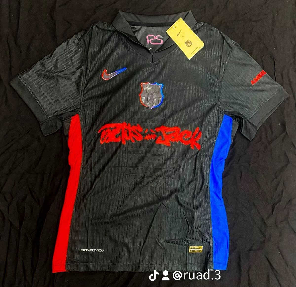 حرق اسعار الجملة 🔥🔥🔥
قطع برشلون ترفس كوت 

عندي مابين 300 قطعه 

اقل طلب 100

احسبلك القطعه اب 3000 دينار


**إذا كنت صاحب هذا الإعلان وتريد حذفه لأي سبب، رجاءا أرسل رسالة إلى الدعم الفني**