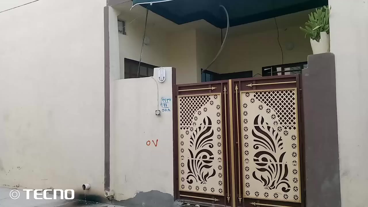 دار معروض للبيع قطاع الخامس 
***********
