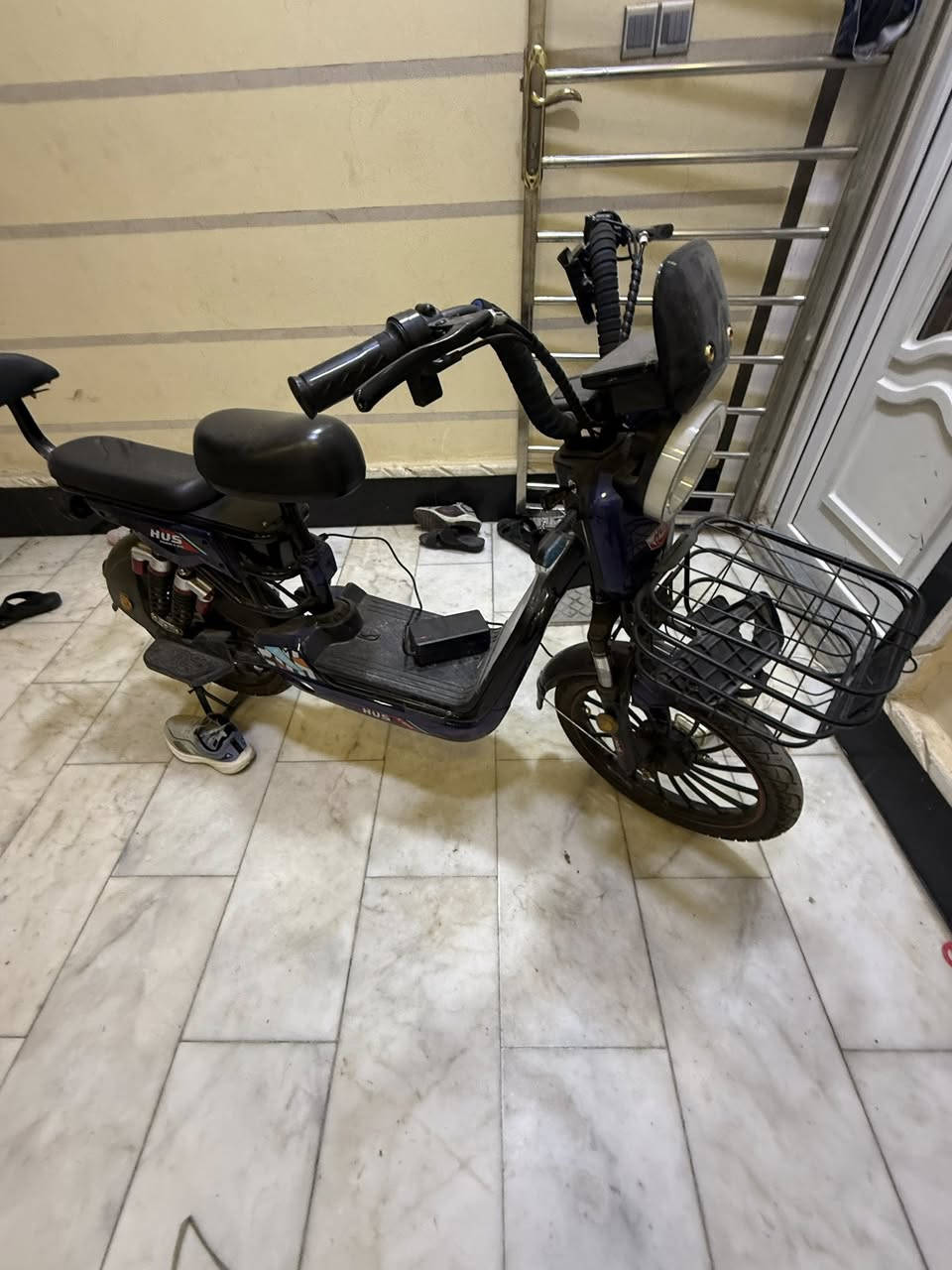 دراجه شحن استعمال قليل يعني تقريبا جديده مكاني نجف رقم ***********
