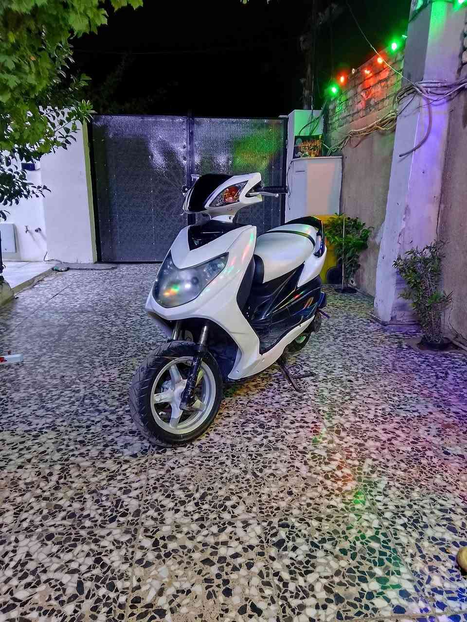 سلام عليكم سكنس فحل ياباني للبيع
الدراجه ياباني نوزل خطين مكينه 60cc 

دراجه كامله كبل لل شارع ما تذب عليه ربع 

بيه دزويد 

1- كلاجات رياضي 

2- صالنصه صجمي 

3- نوزل 8 زروف 

4- دمام 

سعر 650

*********** مكان بغداد الحسينيه
