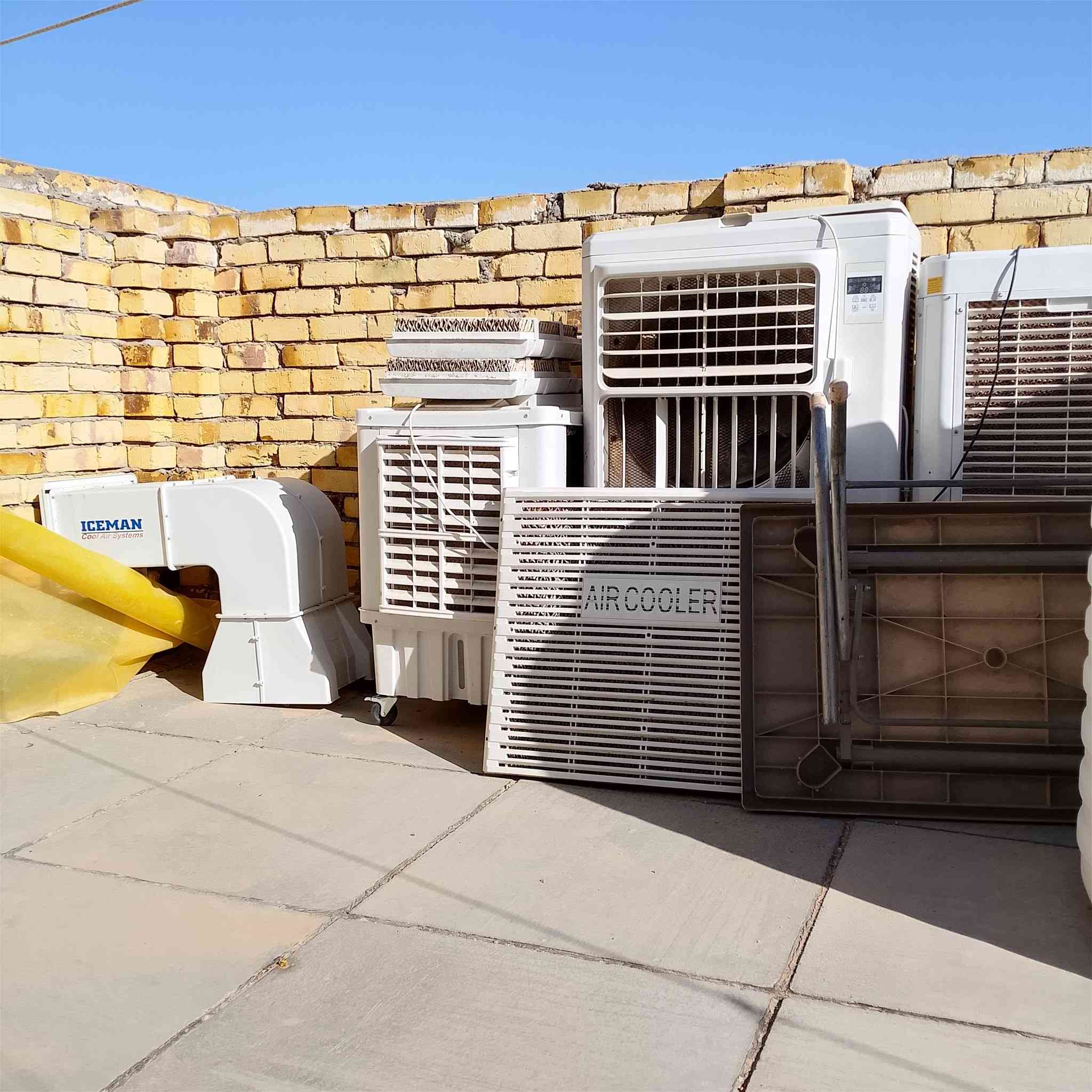 سلام عليكم من رخصه صاحب الكروب غراض مستعمله للبيع المبردات 2 جدد نظاف مشتغلات شهر وحده ام دكت كلمن سعره اتصل وبيك خير ودلل مكان حله ورديه داخل قرب الامام سيد موسى *********** واليردهن كلهن يدلل
