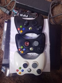 اكس بوكس 360 • ٣ جوستكات بلوتوث • ألعاب بيس وفيفا