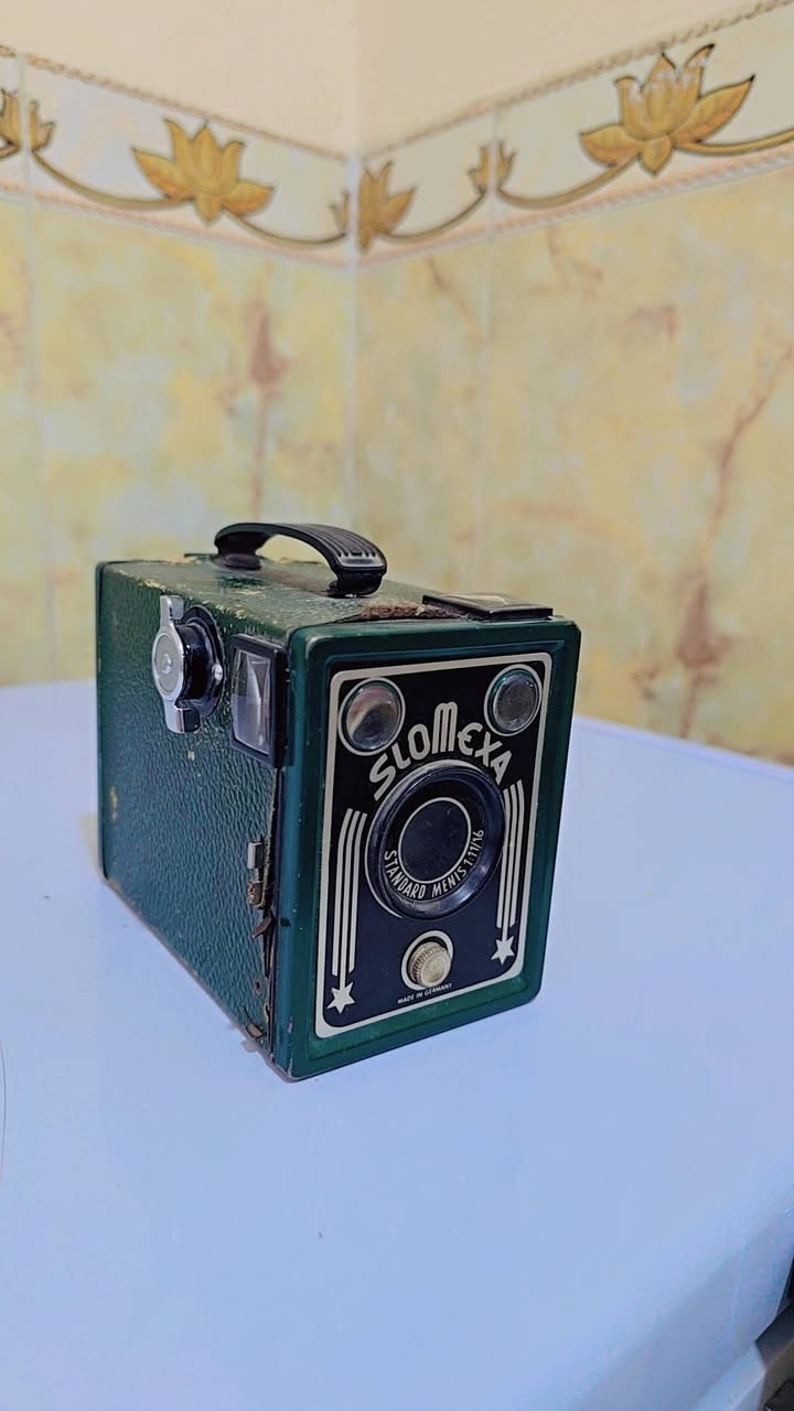 السلام عليكم كامرة ألمانية عمرها اكثر من ٩٠ سنة شغالة للبيع


**إذا كنت صاحب هذا الإعلان وتريد حذفه لأي سبب، رجاءا أرسل رسالة إلى الدعم الفني**