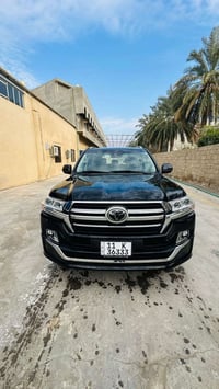 لاندكروز VXS • ٢٠١٩ • ١٠٧٠٠٠ كم