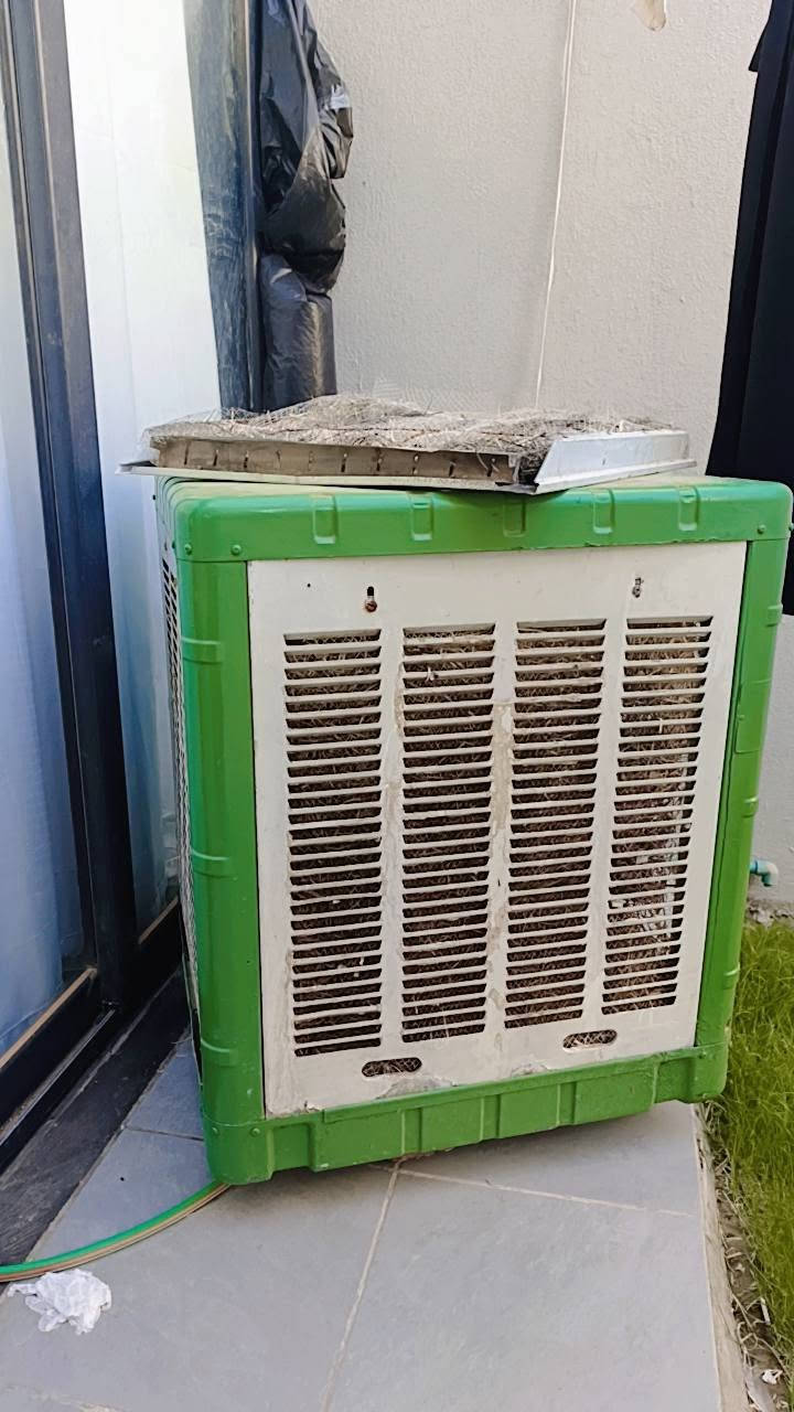 السلام عليكم طباخ فريش للبيع  شغال وناره زركه
سعره 180 بي مجال للشراي  ... ومبرده للبيع نضيفه وهاي كدامكم تصويرها تشتغل سرعتين وحتئ صوت مابيهن كلش نضيفه ولثانيه نقصها بس ماطور ... المبرده الاولئ رايدها ب70
ولثانيه النقصها ماطور رايدها ب40 بيها مجال استفسار علئ هذا الرقم ويوجد واتساب *********** كربلاء قرب مستشفئ التركي
