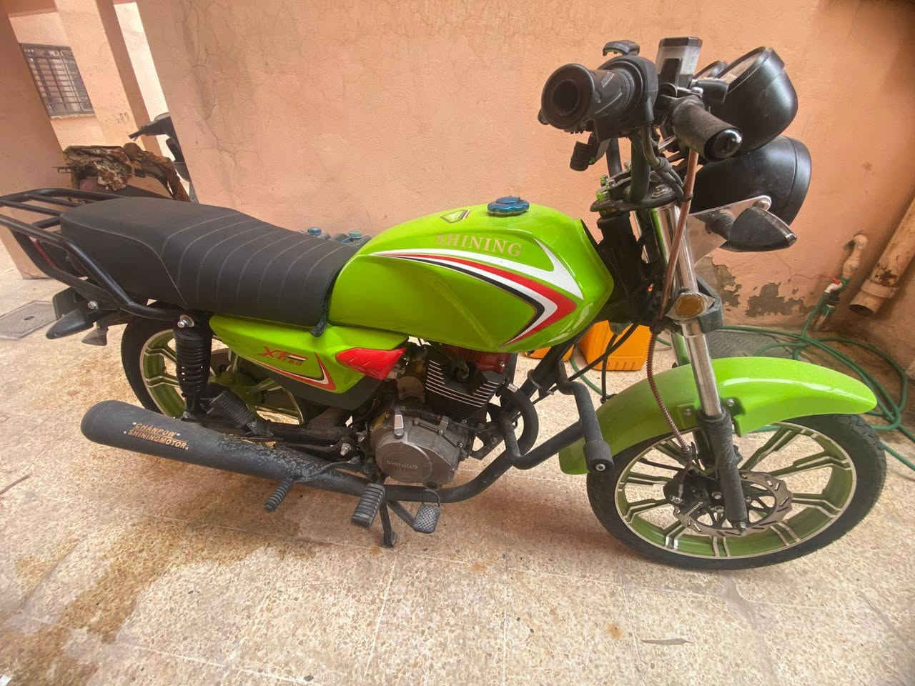 ماطور شينك للبيع
جديد ماشي سبوع  مرقم كامل 
السعر مليونين 300 بي مجال 
***********
