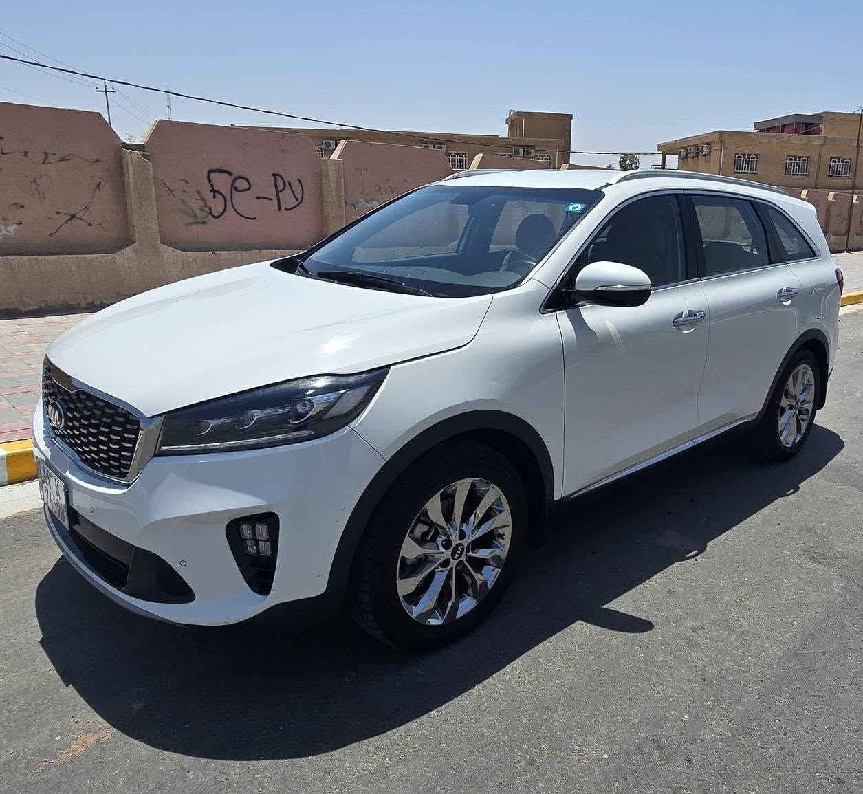 سلام عليكم
كيا سورنتو 2019 خليجي مواصفات 
7راكب 
6سلندر 
شفط مري + جنطه كهربائي 
3 قطع تبريد 
سياره جديده مكفوله من الدعاميه للدعاميه فقط صدعات بصيطه
سياره بسمي بغداد انكليزي 
مكان السياره كربلاء رقم الهاتف ***********
السعر 220 وبيها مجال

