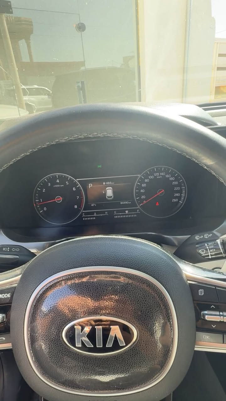 السعر 255بيع مستعجل 
سورنتو لون أبيض، بحالة ممتازة جداً.

✅ محرك 6 سلندر قوي
✅ دفع رباعي AWD
✅ تشغيل بصمة وتشغيل عن بعد
✅ جنطة كهربائية
✅ رادار أمامي
✅ مثبت سرعة ذكي
✅ نظام المحافظة على المسار
✅ تحذير الاصطدام الأمامي
✅ نقاط عمياء بالمرايا
✅ كاميرا خلفية
✅ حساسات أمامية وخلفية
✅ مقاعد كهربائية
✅ تبريد وتدفئة للمقاعد
✅ شاشة كبيرة
✅ Apple CarPlay & Android Auto
✅ شاحن لاسلكي
✅ إنارة LED
✅ 7 ركاب

فول مواصفات ما عدا القمارة حديد.

السيارة نظيفة جداً وجاهزة للاستخدام، ما تحتاج أي مصروف.
📍 بغداد
📞***********
