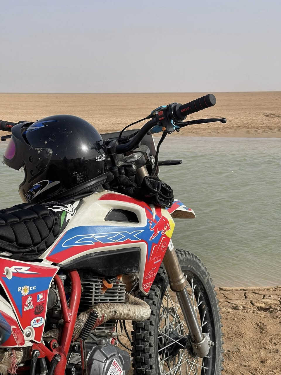 سلام عليكم قفاز لبيع مديل ٢٤احرك٢٥٠السعر مليونو٣٠٠عنواني بغداد قرب بسماية***********
