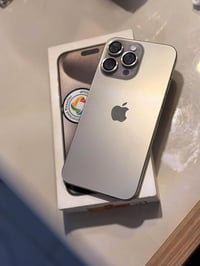 ايفون 15 برو ماكس • ٢٥٦ جيجا • بطارية ٩٠٪