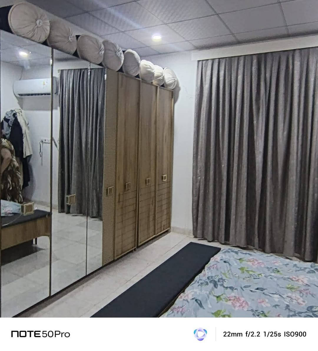 سلام عليكم غرفه نوم تركيا درجه اولى ما متعوبه ومابيها اي عيب الغرفه مرتبه وحيل حلو تقريبا 10 قطع السعر المطلوب ١٢٥٠ بلخير ع ياخذها رقم الاتصال ***********
