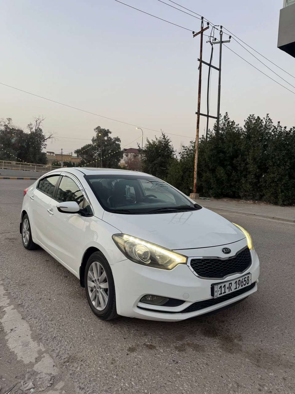 سلام عليكم 
كيا سيراتو  وارد خليجي  موديل 2014 
رقم بغداد انكليزي  بإسمنا (محرك 2000 ) 
بيهة ربع چاملغ امامي صبغ وطرف البنيد والباقي مكفول سيارة فول عدا البصمة 
جلد تبريد خلفي فتحة سقف مري شفط  داخل لونين 
مكاني النجف *********** النجف, العراق
