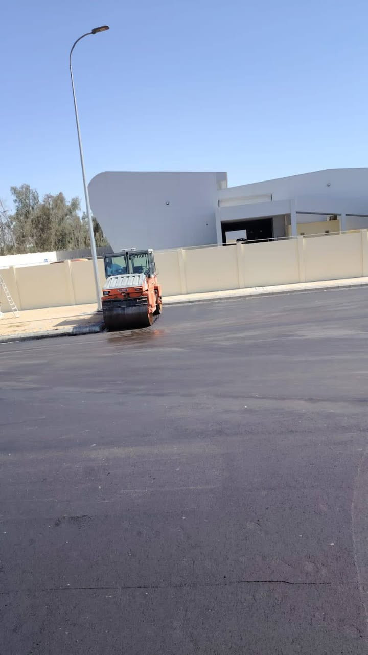 السلام عليكم مستعدين لتبليط الشوارع الحكوميه والزراعيه وباسعار تنافسيه كافة المحافظات للاستفسار ***********..***********
