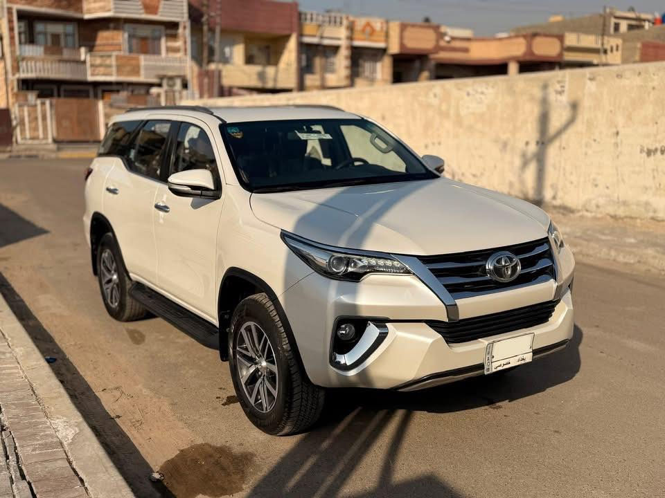 تويوتا فورجنر 2016 فول VXR 1/1

عداد المسافه (47000.km)

محركV6 4000.CC 

مواصفات VXR اعلى فئة بل فورجنر 

كشنات جلد +شاشات خلفيه بلادي مع السماعات 

صندوك خلفي كهرباء 

رقم بغداد 

بصمه دخول ذكي مع بصمة ابواب 

فورويل + قفل دفلوك 

شفتات كير بل ستيرن

ستيرن صاج حياكه 

مانع انزلاق 

تبريد 3 قطع نضام التبريد بيانو لمس امامي خلفي 

كروز مثبت سرعه 

حساسات اماميه خلفيه 

المصد الامامي نيكل كروم + جميع مساطر الابواب نيكل 

عداد ليزري الى الخ

السياره بحالة الوكاله     

مكاني بغداد

❗️بيع او مراوس حسب القناعه

للجاد بل شراء الاتصال على رقم الهاتف 

☎️***********
