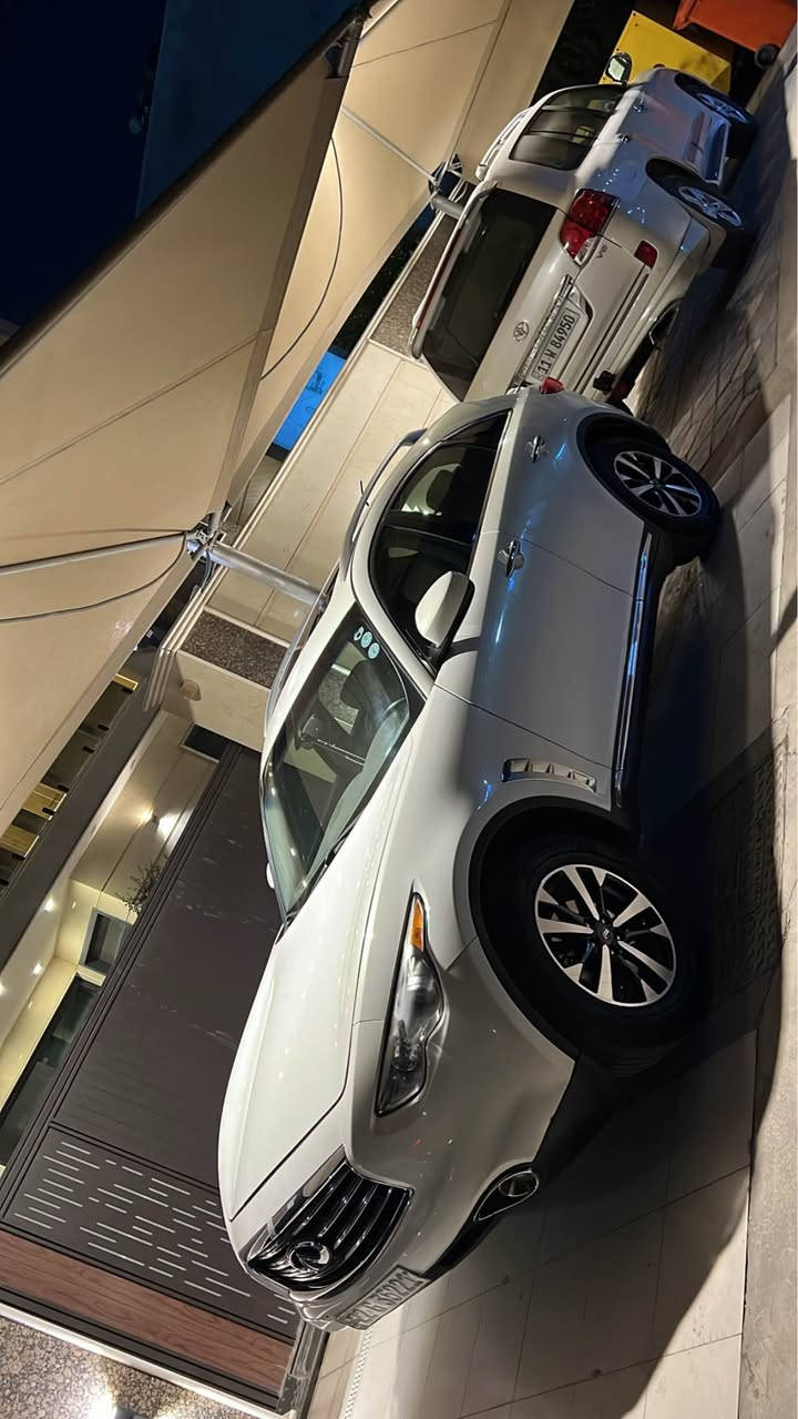 السياره كلين بدون حادث بدون غرق تقرير سليم من امريكا هنا صار بيها طخه بسيطه بالدعاميه الاماميه وانصبغت نص الدعاميه فقط 
كلشي بالسياره جديد ادامه كامله منظومة المي ومنظومة البانزين وحتى دهن مبدللها جديد كامله على اخر حبه 
رقمي *********** بغداد - اليرموك بغداد, العراق
