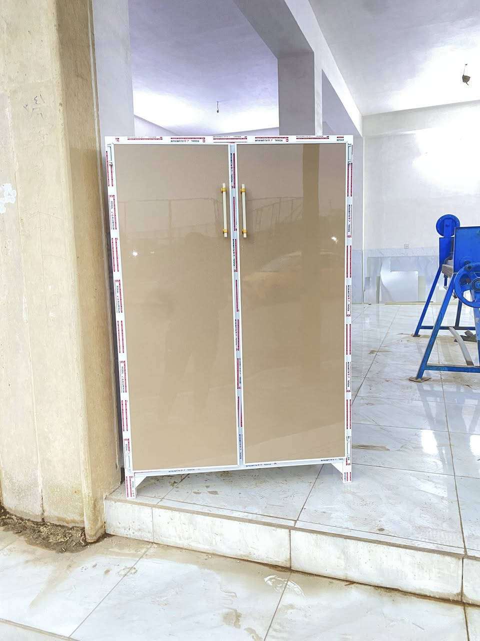 متوفر لدينا جزامات أحذية اللمنيوم  صناعة صينية وليست إيرانية، تتميز بالجودة الجيدة مع أسعار مناسبة للجميع. للتواصل والاستفسار يرجى الاتصال أو المراسلة على الرقم التالي
***********
