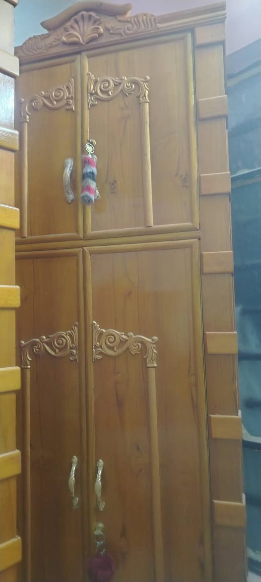 زاويه للبيع نظيفه مكان حي النصر رقم الهاتف***********
