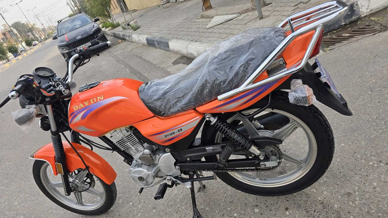 دايوان عضم موديل 2022 اوراق اصولي وكامله وبسمي وكيل ثامر خلخال الجوهره وصل معرض ثامر بسمي مباشر كبل احولك يم الوكيل كهربائيات كلها شغاله سلف هندر دبل اشاره بلادي لايت زنون عالي ناصي بك لايت بريكات أمامي خلفي كلهن شغالات والدراجه نضيفه ونضافته كدامكم بلصور رايدها 1225 وبيها مجال بسيط للشراي مكاني كربلاء اليريده يتصل ويدلل بخدمته 
***********
